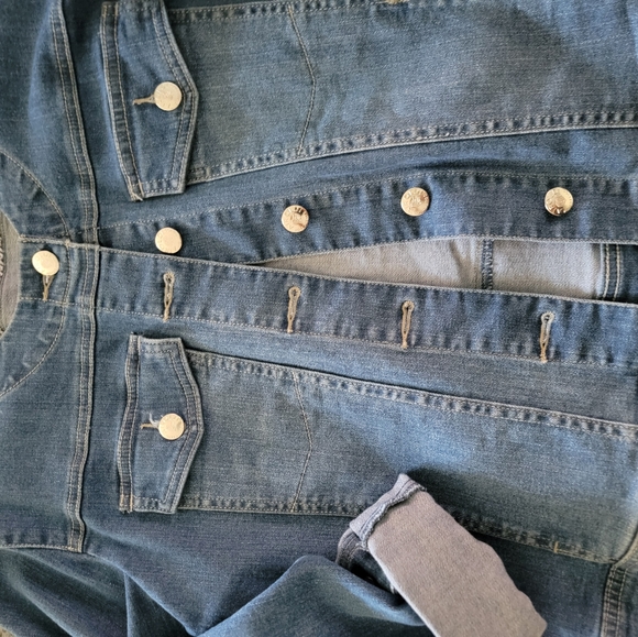 Women's jean jacket - Picture 2 of 4